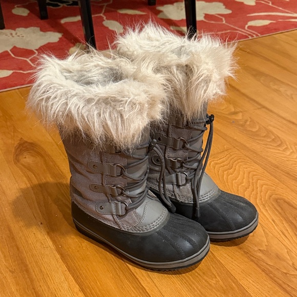 Sorel Kids Gray and Black Snow Boots - Picture 1 of 4